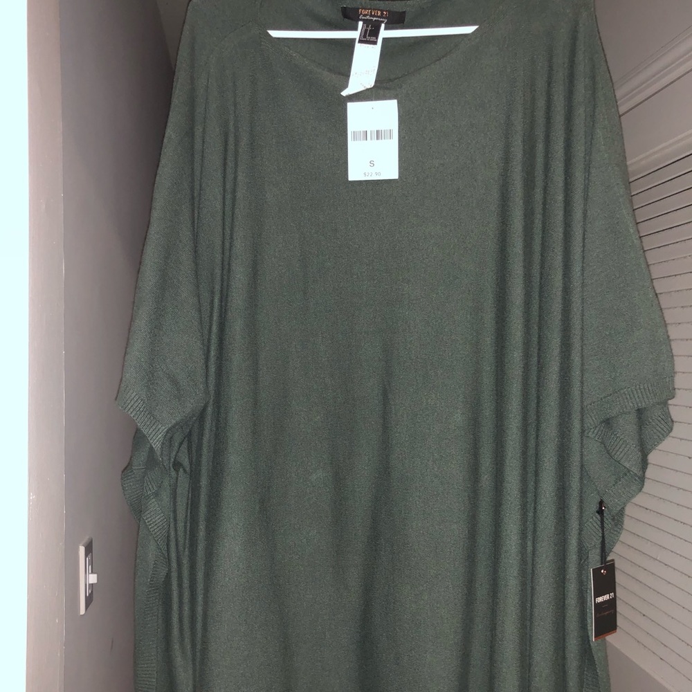 Forever 21 sweater shawl size small. Never worn